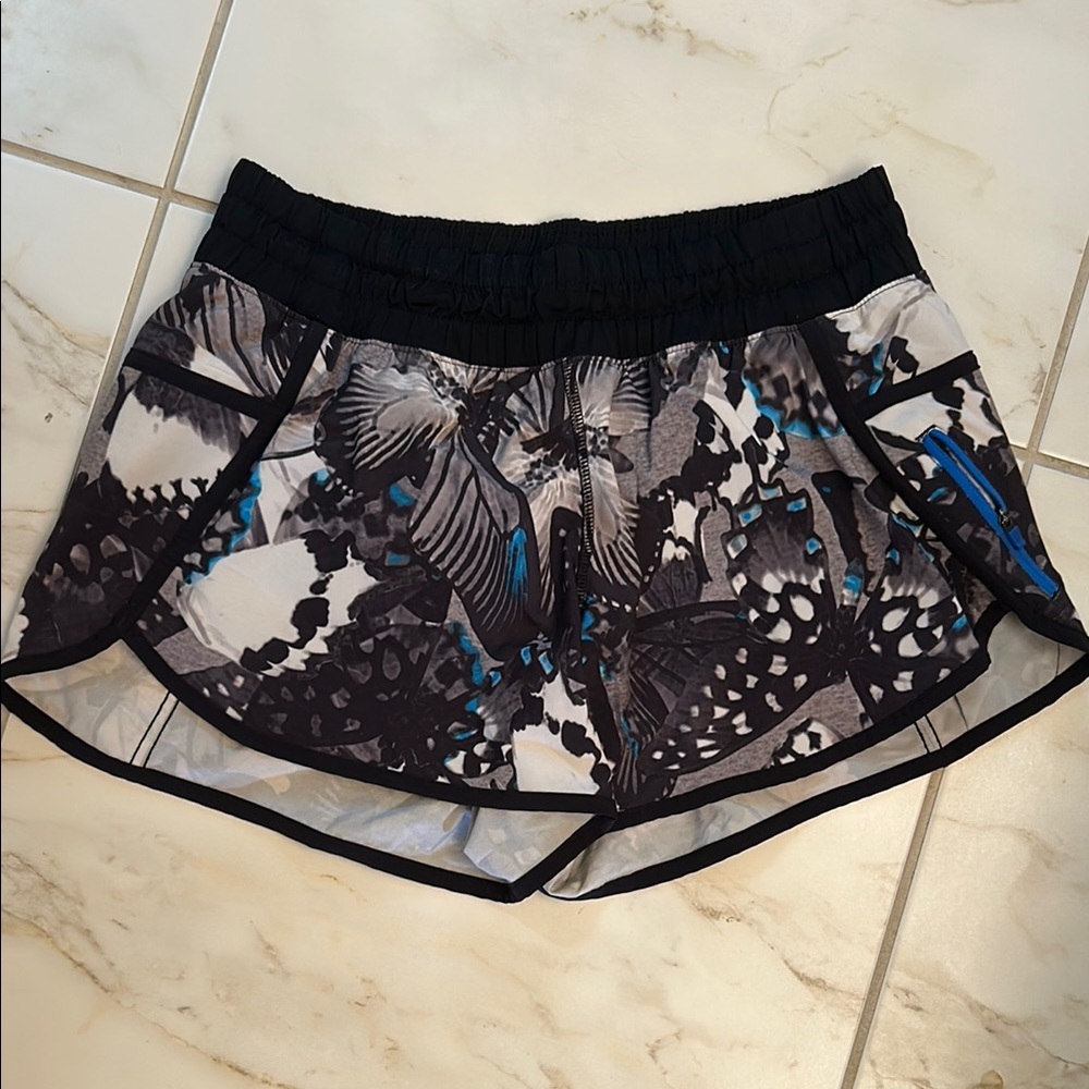 Lululemon tracker shorts